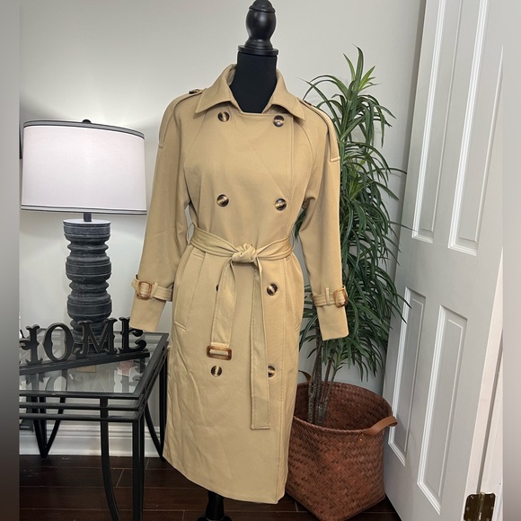 Classic Tan Trench Coat for Women - Picture 2 of 9
